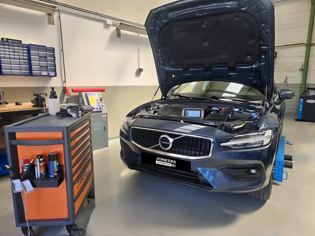Werkplaats van Jonkers Automotive in Waalwijk